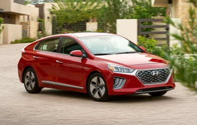 Top 10 xe sedan đẹp và tiết kiệm nhiên liệu nhất 2020